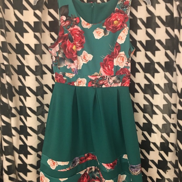 Beautiful young xsmall spring dress - Picture 2 of 5